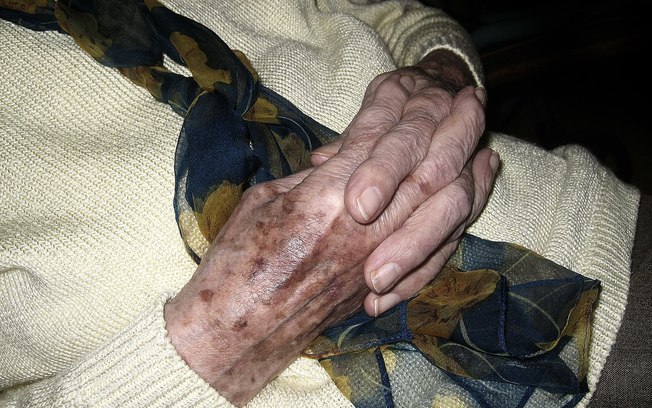 Leia mais sobre o artigo Sofre com incontinência urinária e alterações de memória? Entenda o problema